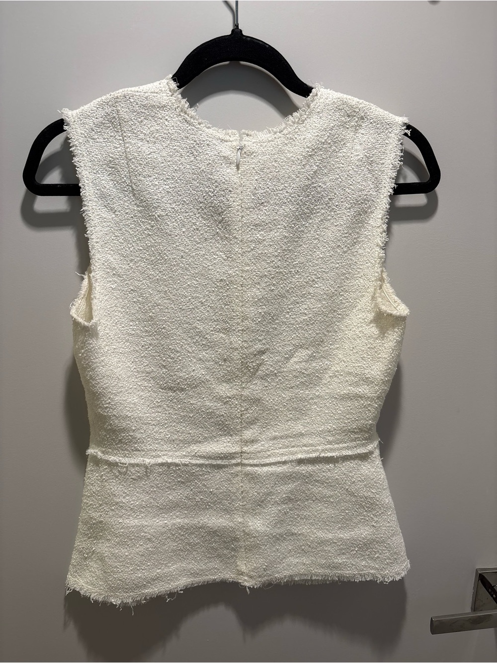 Theory Sleeveless White Spring Boucle Textured Peplum Tank Top - Picture 4 of 7